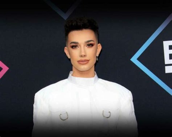 James Charles Age, Sexuality, Boyfriend, Net Worth, Wiki
