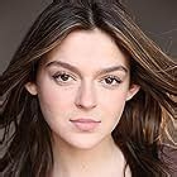 Sarah Dorothy Little Bio, Age, Height, Boyfriend, Net Worth