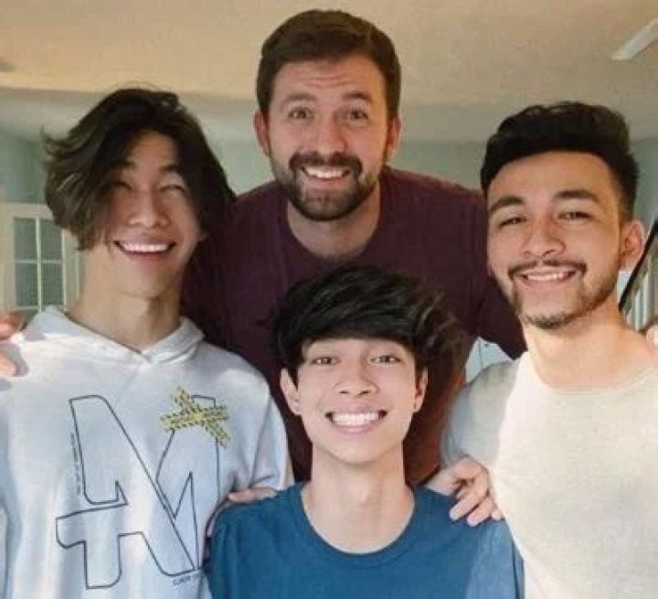 Sebastian Moy Height, Weight, Age, Girlfriend, Biography & Family