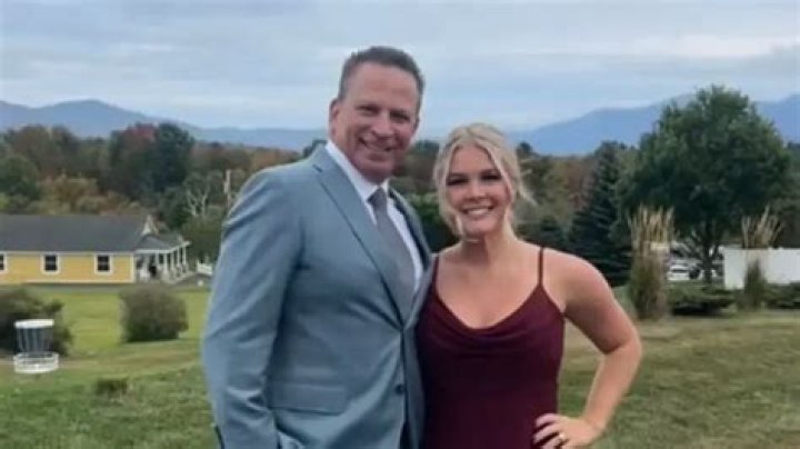 Wiki-Bio, married, husband, career, net worth.